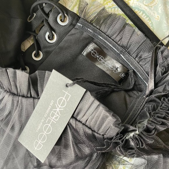 *NWT* Foxblood Limited Edition Aurora Gown in Size Medium - Picture 11 of 11